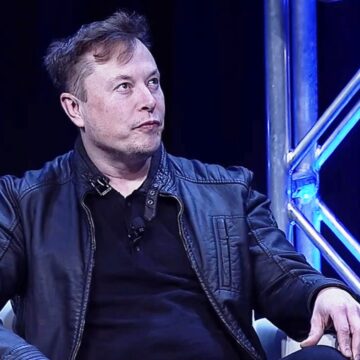 muskaph.jpg Elon Musk intră pe piața telecomunicațiilor