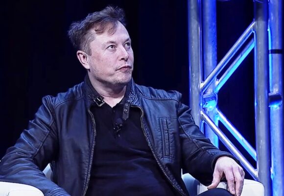 muskaph.jpg Elon Musk intră pe piața telecomunicațiilor