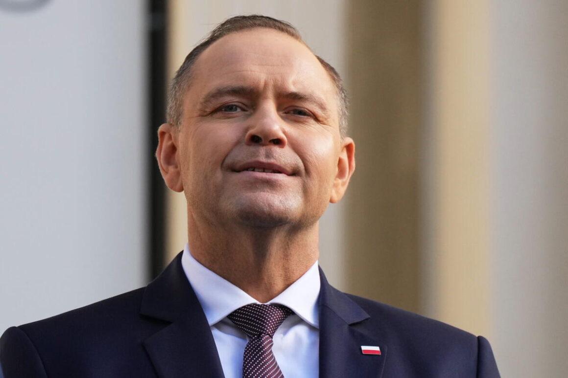 nawrocki.jpg Președintele Karol Nawrocki și-a întors avionul din drum
