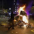 Centrul Barcelonei a fost scena unor proteste violente