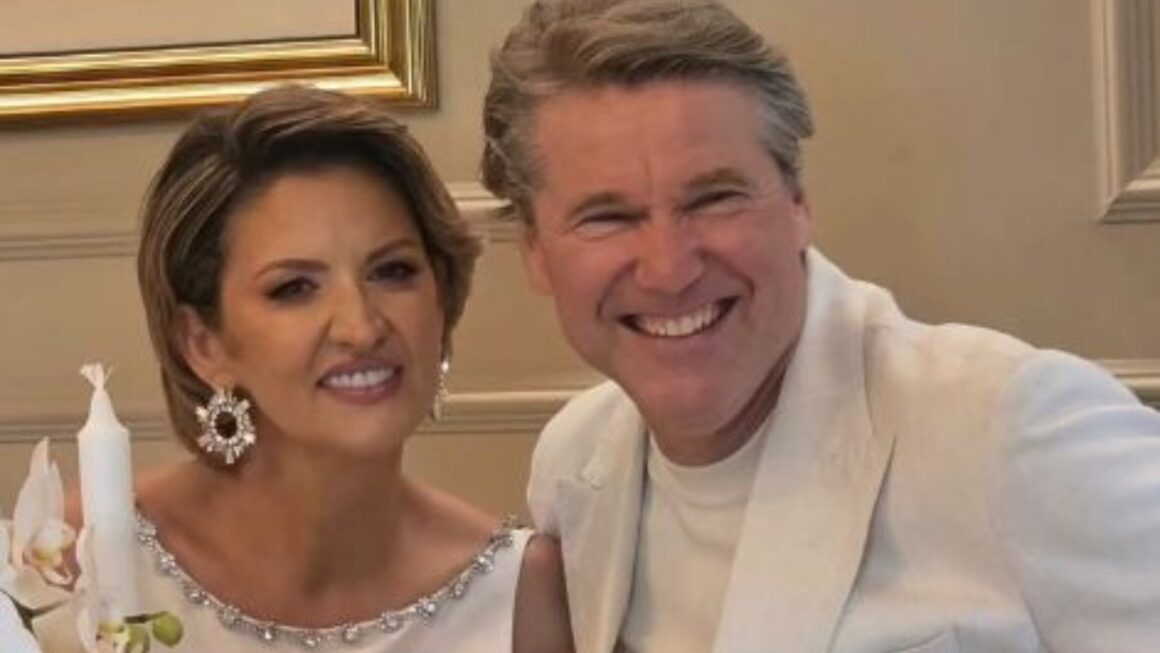 Florin Răducioiu și Andreea s-au căsătorit. Imagini de la Starea Civilă