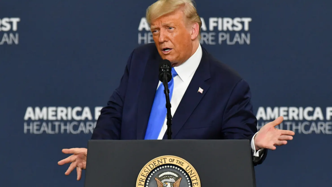Trump anunță o plată de 90 de dolari pentru peste 20 de milioane de americani