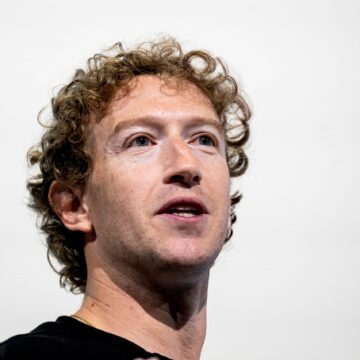 Zuckerberg și Pichai investesc 300 de mil.$i în „celula virtuală”